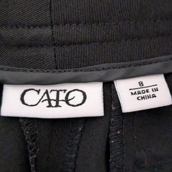 CATO Black Mid-Rise Casual Career Zippered Capris; Button Accents; Size 8 - Picture 4 of 6